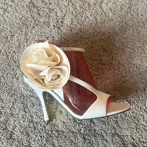 Never worn Nina shoes size 8m with box